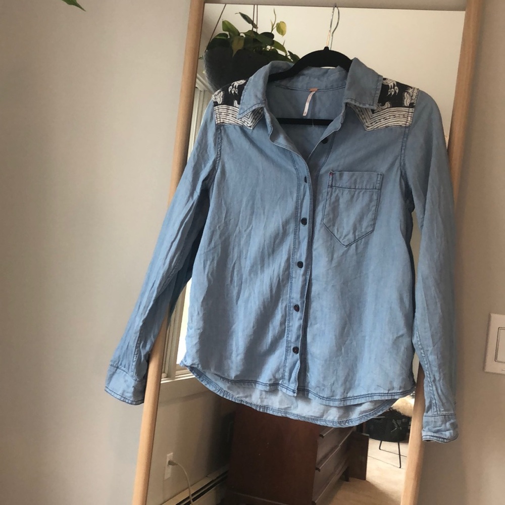 Free People XS mint condition denim button down